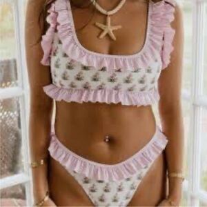 NWT Fancy D Flutter Ruffle Bikini, size M